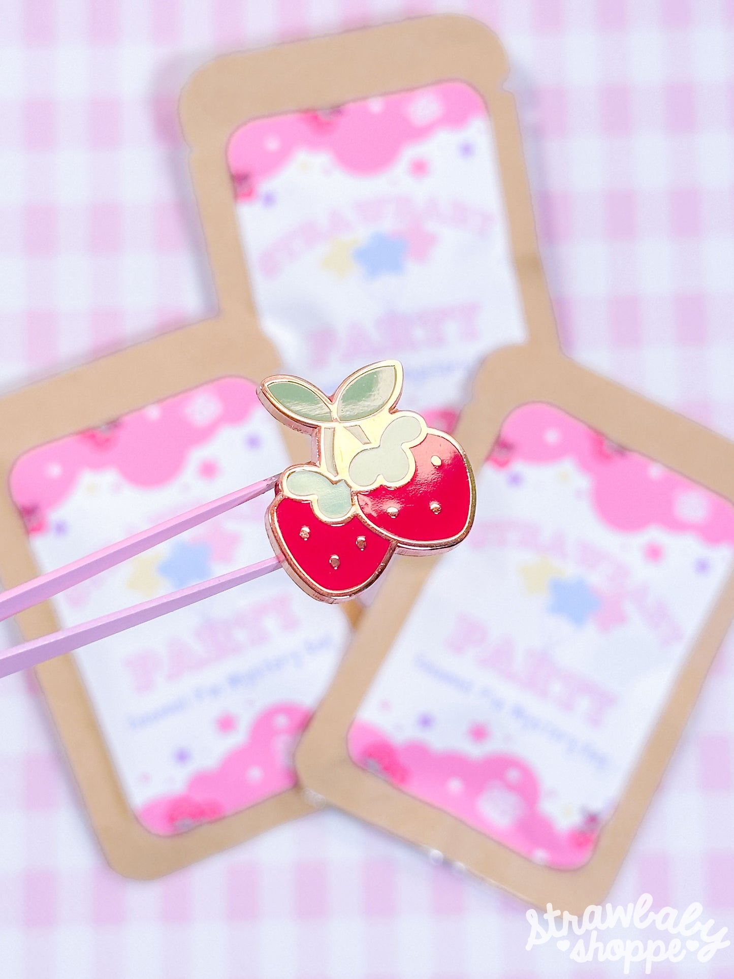 Strawbaby Party Gacha Pin (Series 1)